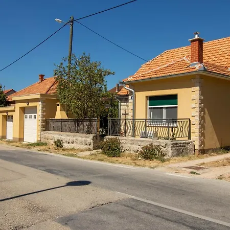 Apartman Ivan Drnis Exterior photo